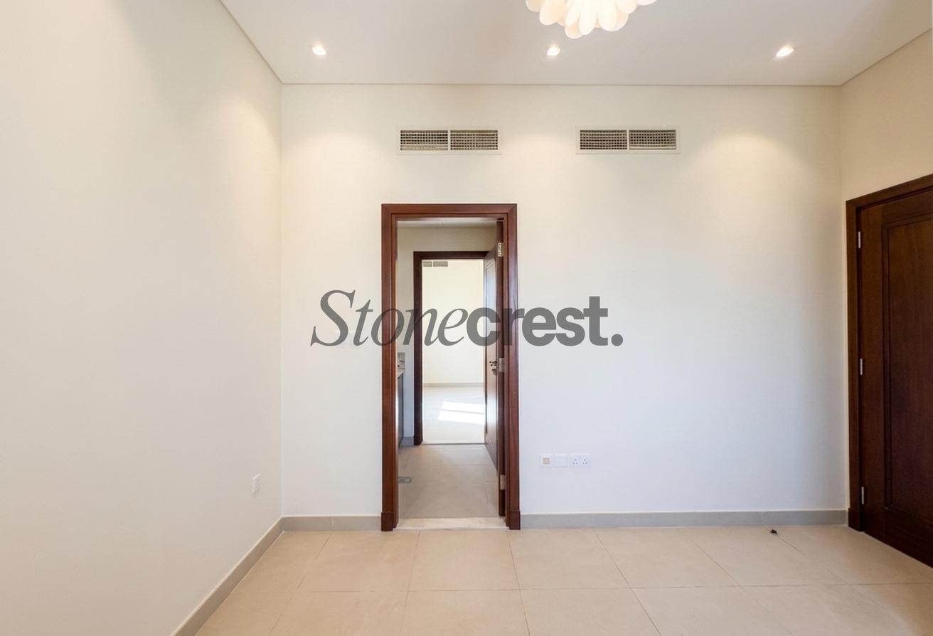Ready to Move | 5-Bedroom Villa | Prime Location photo 17