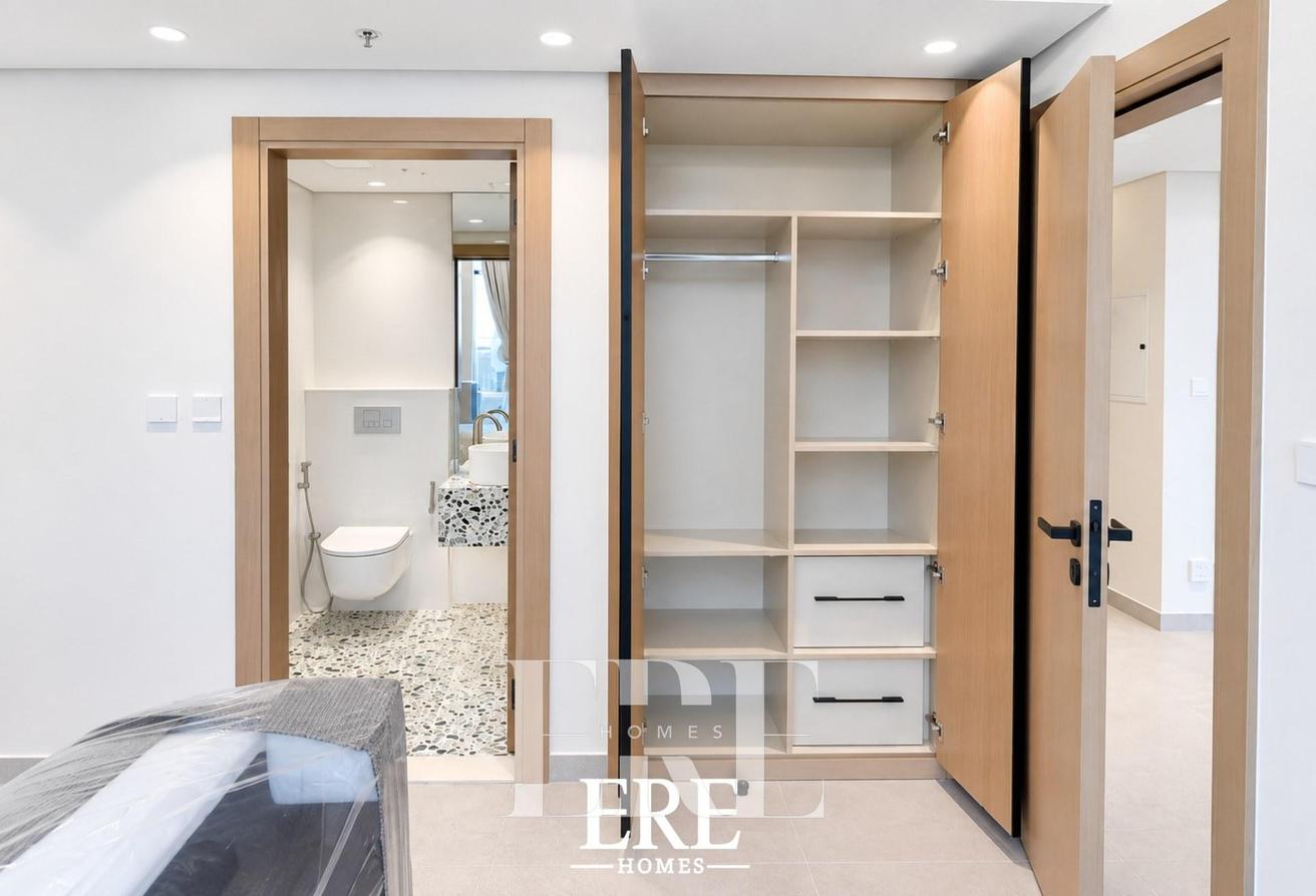 Brand new | Luxury Furnished | Prime Location photo 4