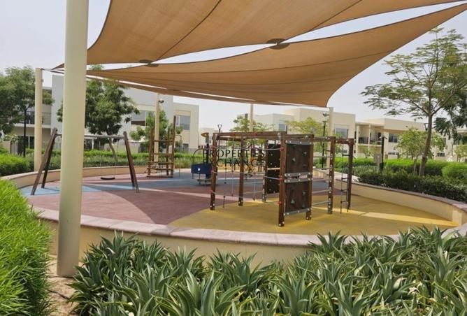 2OtyV4oflbs - Property Image 2