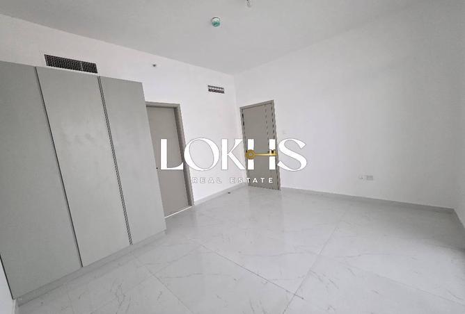 81522360 - Property Image 3