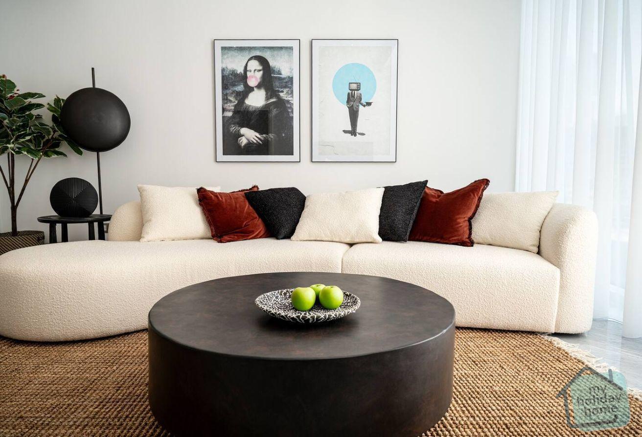 Elégant Canal View 1BR | Pool & Gym | Business Bay photo 4