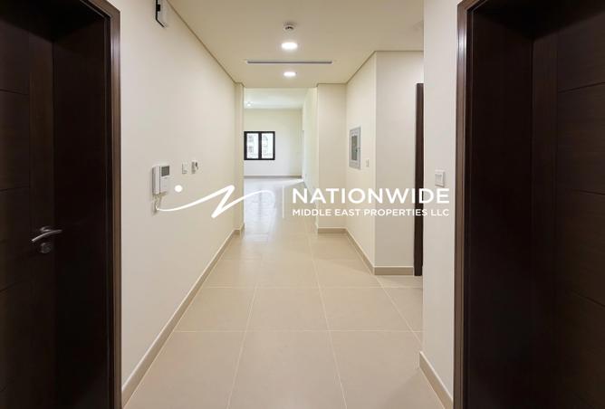 1-bed apartment in Shore · Vacant · Sea view — photo 2