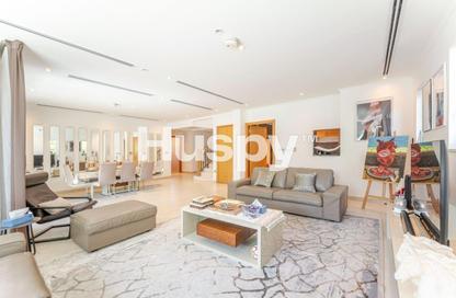 Villa - 4 Bedrooms - 5 Bathrooms for sale in District 8 - Jumeirah Park - Dubai