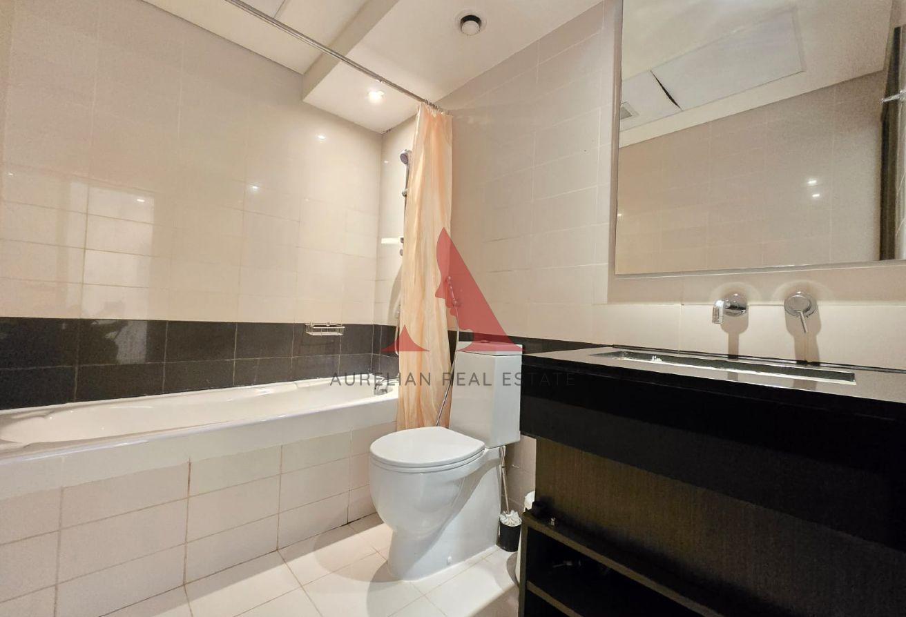 1BR Loft Downtown | Huge Balcony | Best Price photo 7