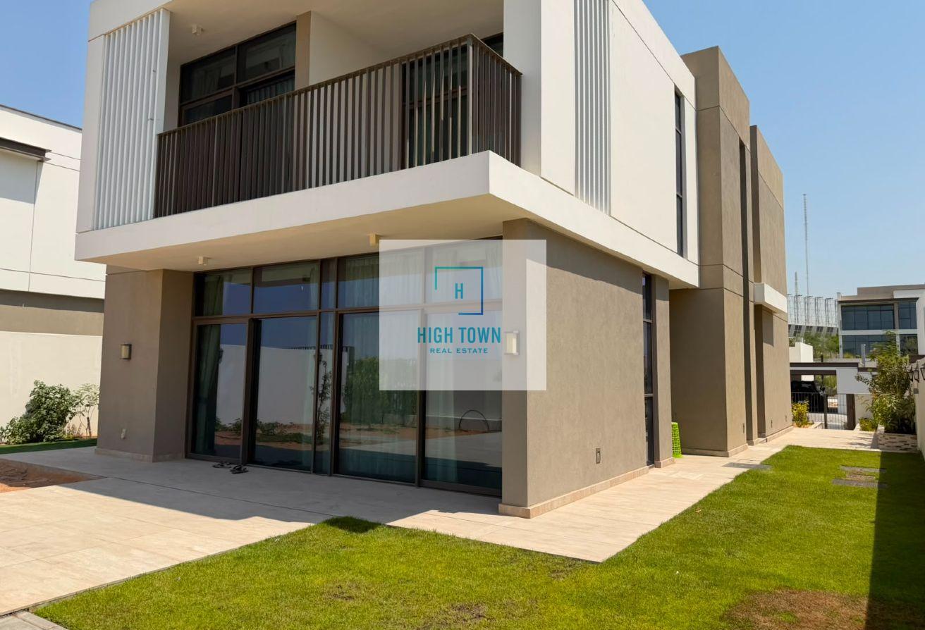 4BR VILLA I LUXURY DESIGN I PRIVATE GARDEN photo 2
