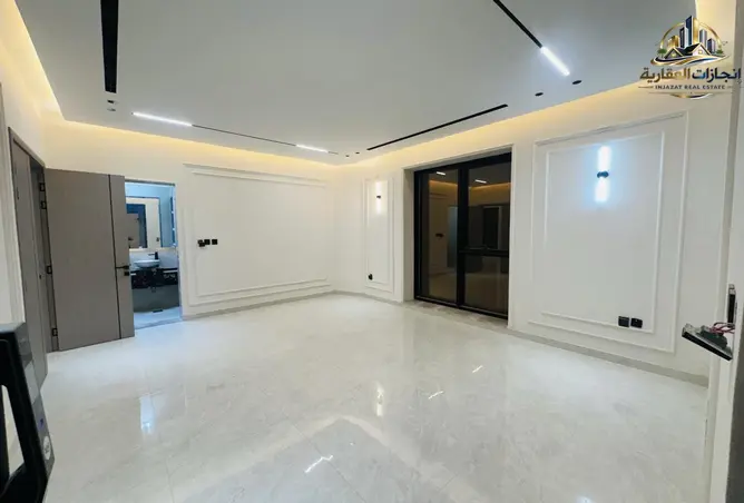 148625621 - Property Image 2