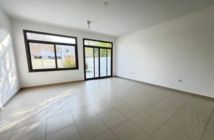 Townhouse - 4 - 4 for rent in Noor Townhouses - Town Square - Dubai