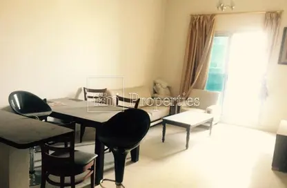 شقة - 2 غرف نوم - 3 حمامات للايجار في مساكن النخبة رقم 7 - مساكن النخبة الرياضية - مدينة دبي الرياضية - دبي