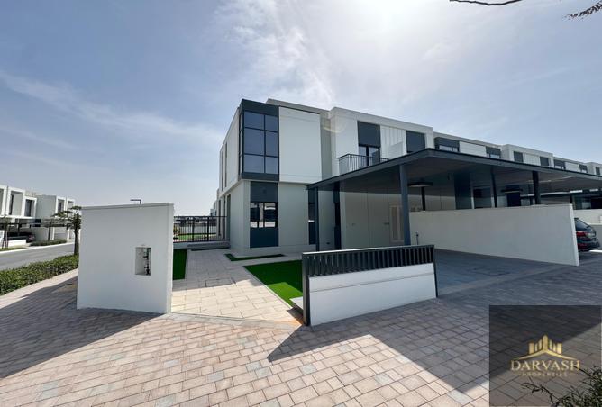 102013937 - Property Image 2