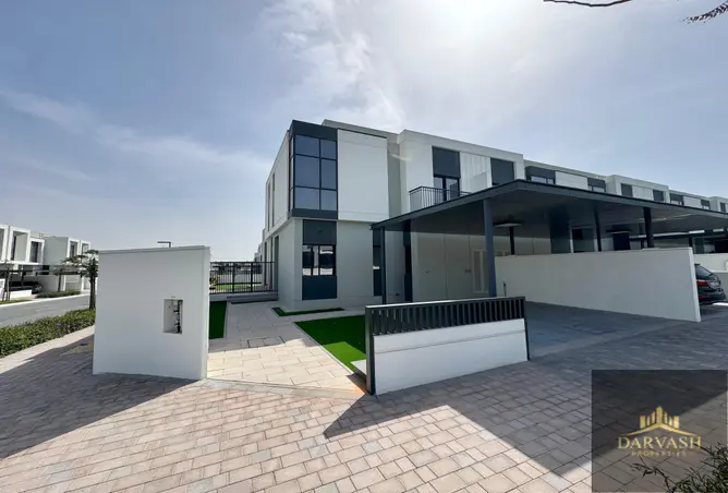 102013937 - Property Image 2