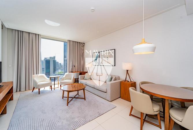 Mid Floor | Stunning Canal View | Furnished