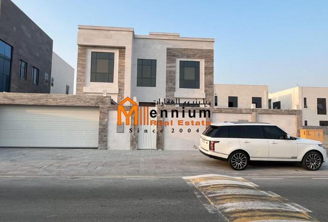 Stunning 5 BHK Villa Luxury for A Great Price !!!