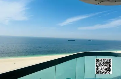 شقة - 3 غرف نوم - 4 حمامات للبيع في برج الكورنيش - طريق كورنيش عجمان - عجمان