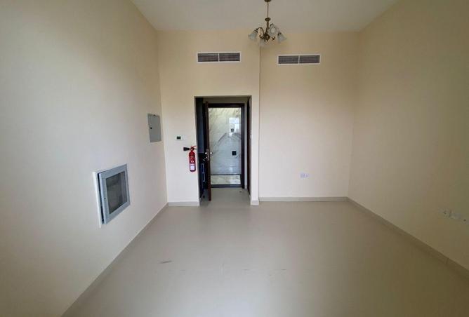 76183554 - Property Image 3