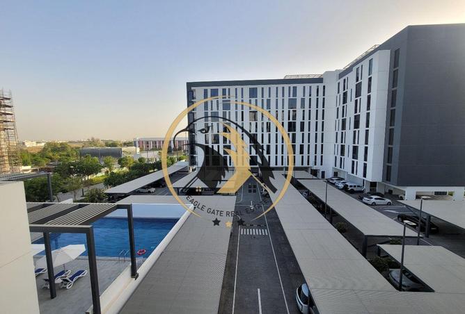 Fully-Featured Studio Apartment With Pool View