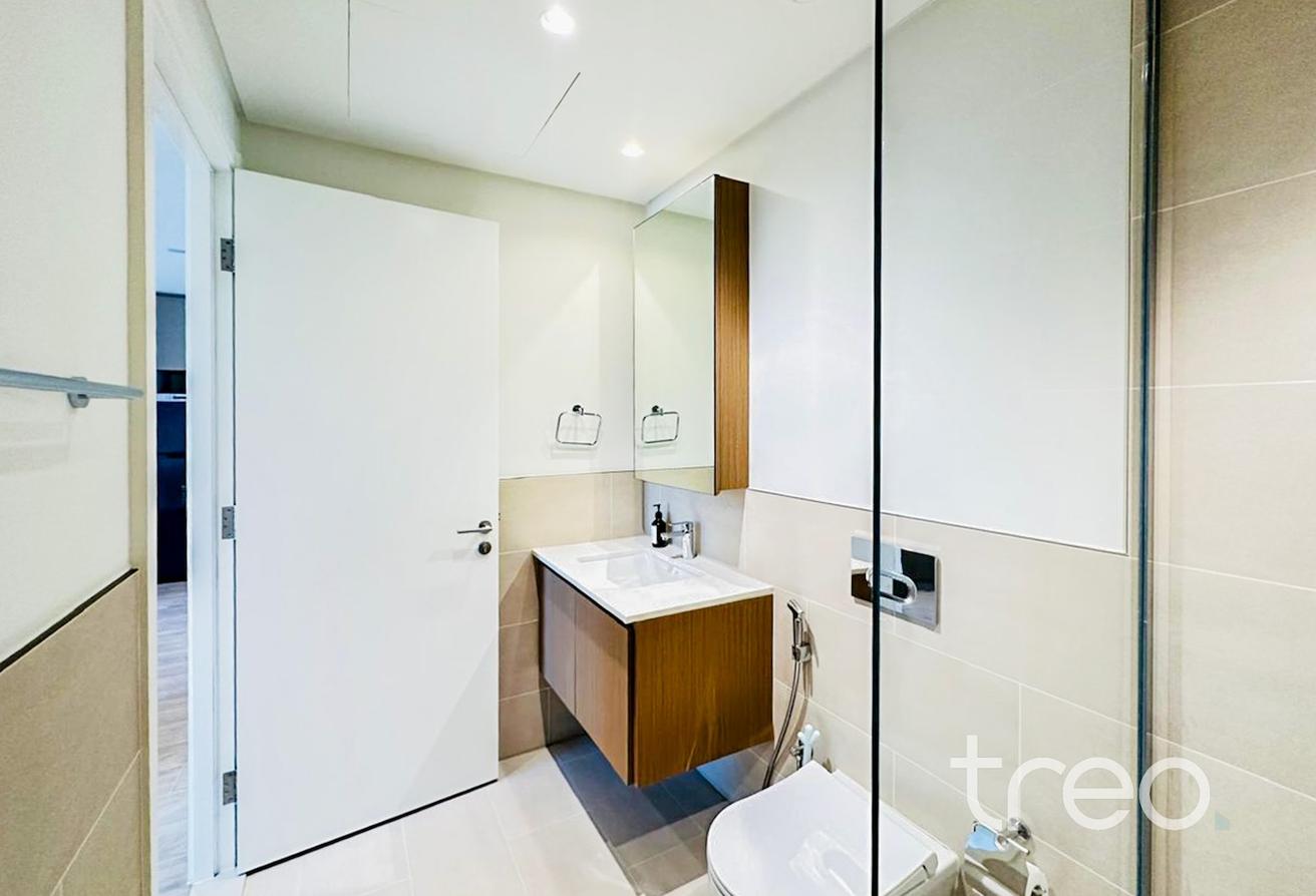 Fully Furnished | Vacant | Spacious Unit photo 4
