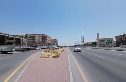 صالة عرض - استوديو - 3 حمامات للايجار في 3 المويهات - المويهات - عجمان