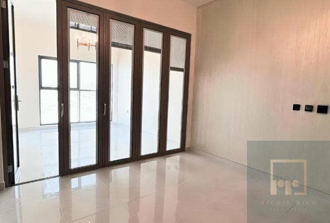 91811538 - صورة العقار 2