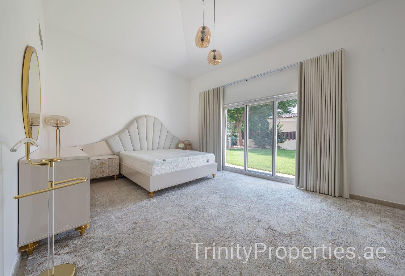 Exclusive | Unfurnished | 9,879 sqft Huge Plot photo 5