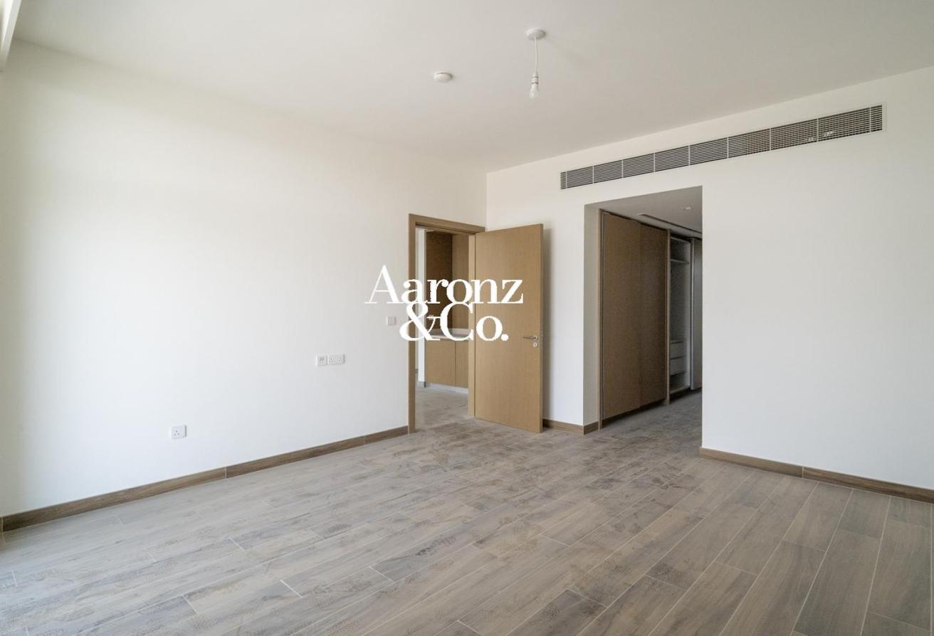Large Plot | Landscape | Vacant | Ready To Move In photo 13