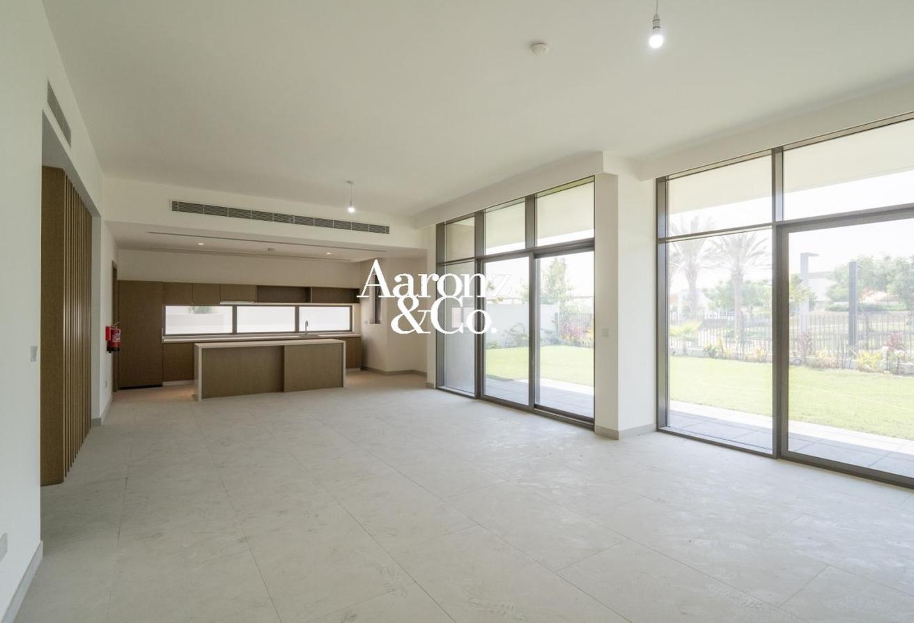 Large Plot | Landscape | Vacant | Ready To Move In photo 3