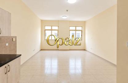 Apartment - Studio - 1 for rent in Abdul Rahim Mohd Al Zarooni Building - Al Mankhool - Bur Dubai - Dubai