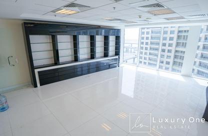 Office Space - Studio - 1 Bathroom for rent in Crystal Tower - Business Bay - Dubai