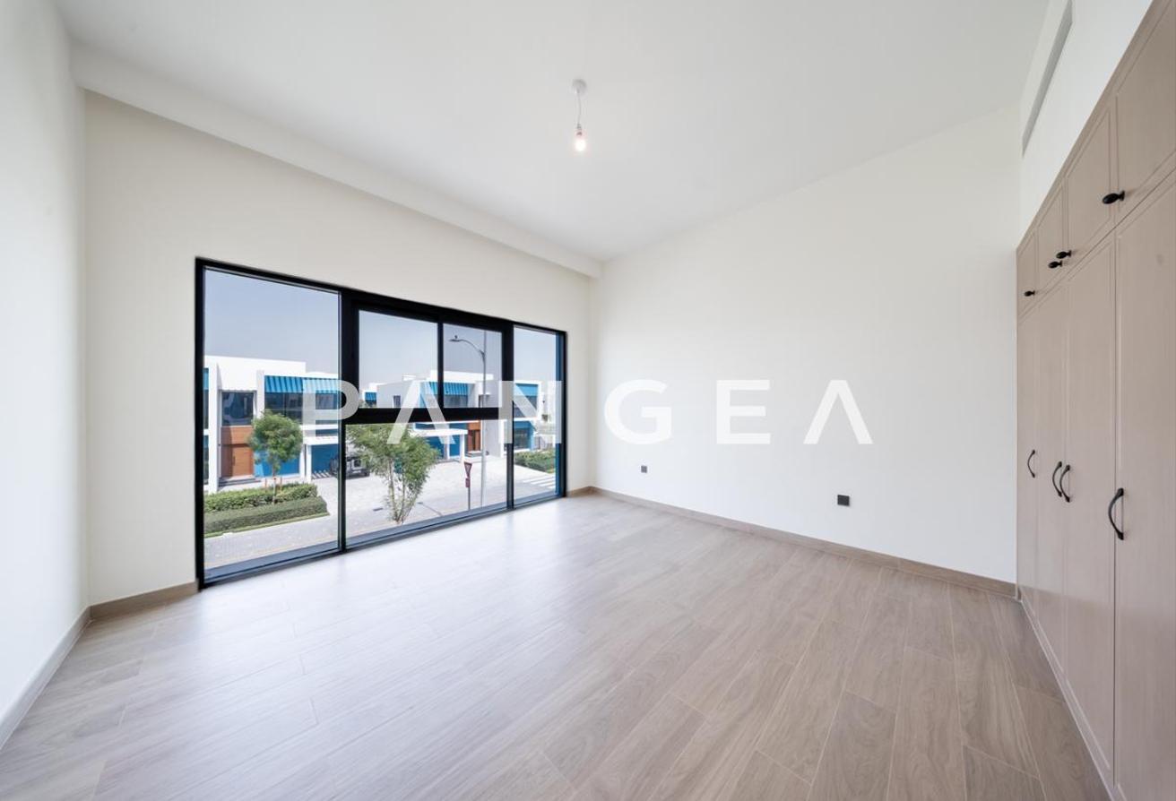 12 Cheques | Vacant | View Today photo 12