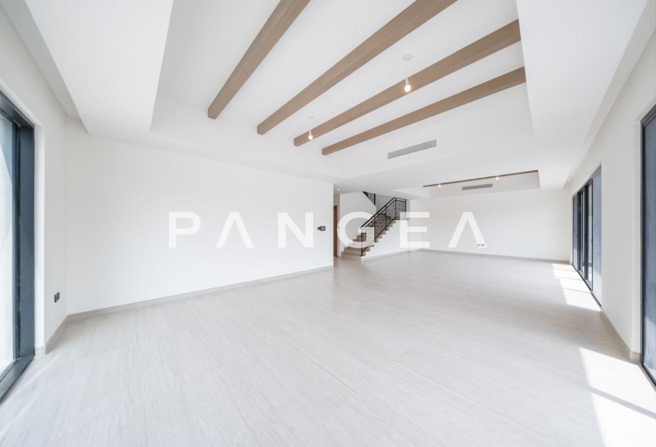 12 Cheques | Vacant | View Today photo 4