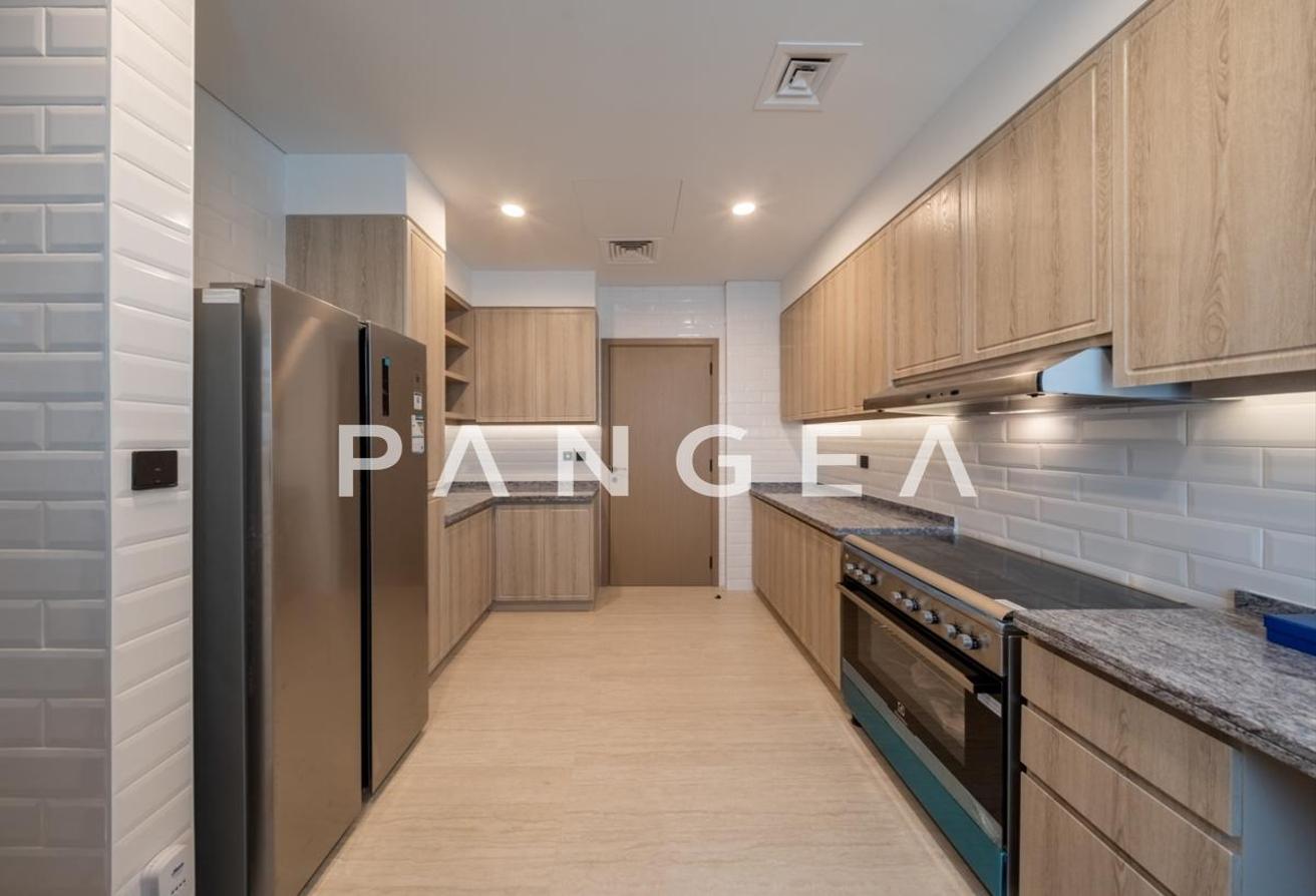 12 Cheques | Vacant | View Today photo 7
