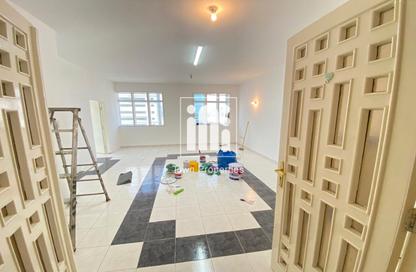 Apartment - 3 Bedrooms - 3 Bathrooms for rent in Al Falah Street - City Downtown - Abu Dhabi