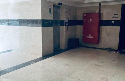 عمارة بالكامل - 8 غرف نوم - 8 حمامات للبيع في مجمع مويلح - تجارية مويلح - الشارقة