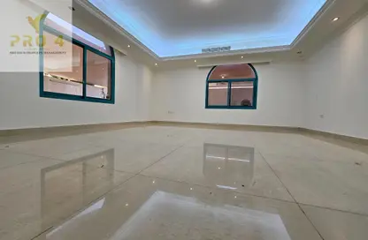 فيلا - 5 غرف نوم - 6 حمامات للايجار في الكرامة - أبوظبي