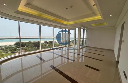 Apartment - 2 Bedrooms - 4 Bathrooms for rent in Wave tower - Corniche Road - Abu Dhabi