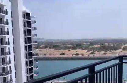 Apartment - 2 - 2 for rent in Waters Edge - Yas Island - Abu Dhabi
