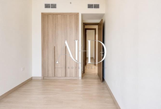 92702570 - Property Main Image