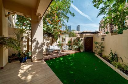 Apartment - 3 Bedrooms - 3 Bathrooms for sale in Zanzebeel 4 - Zanzebeel - Old Town - Downtown Dubai - Dubai