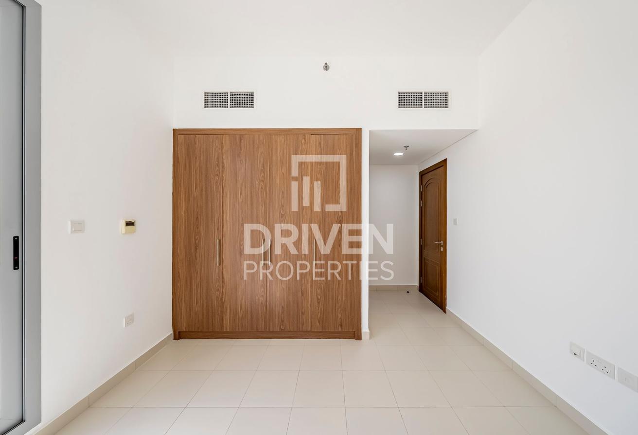 2 Month Free | Maids Room | Family Building photo 10
