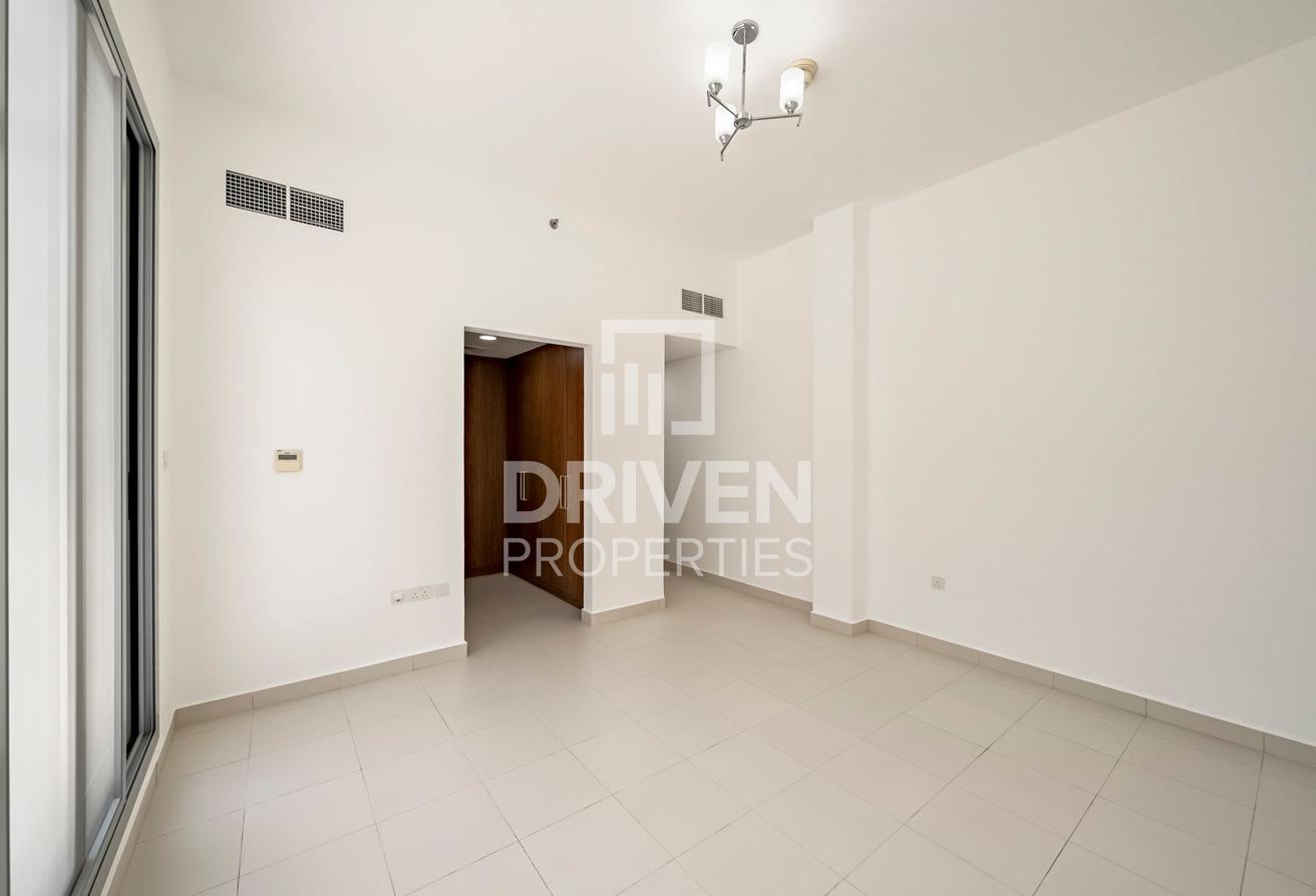 2 Month Free | Maids Room | Family Building photo 12