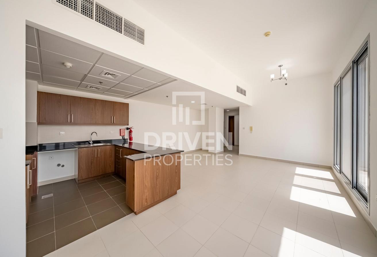 2 Month Free | Maids Room | Family Building photo 5