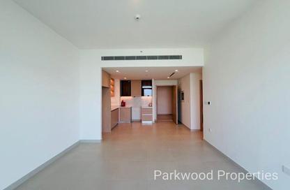 Apartment - 1 - 1 for rent in Golf Heights - The Views - Dubai