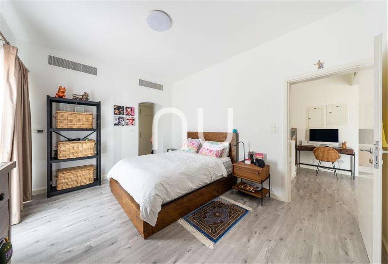 Fully Upgraded 5 Bed | Exclusive | Vacant Now photo 3