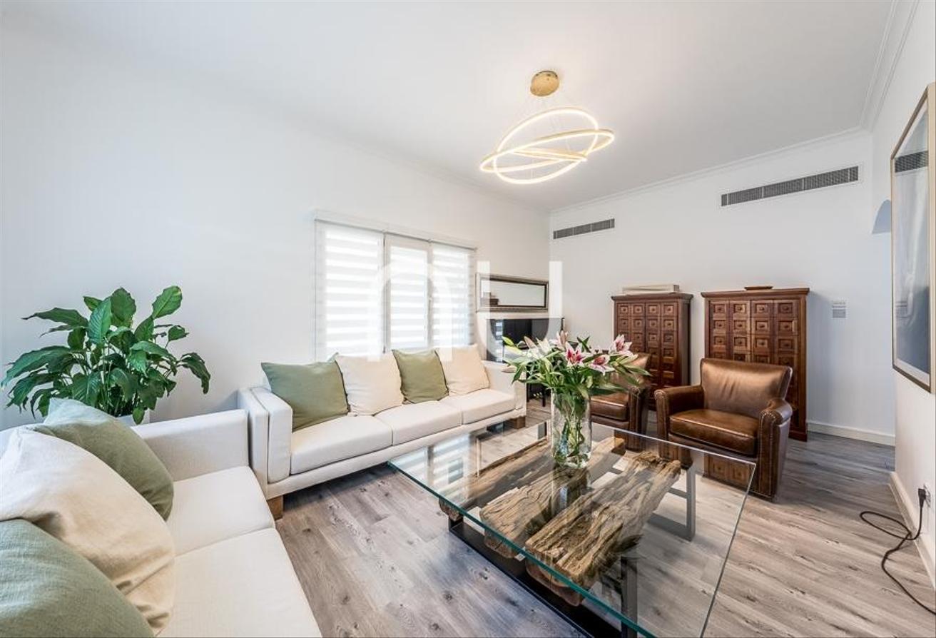 Fully Upgraded 5 Bed | Exclusive | Vacant Now photo 4