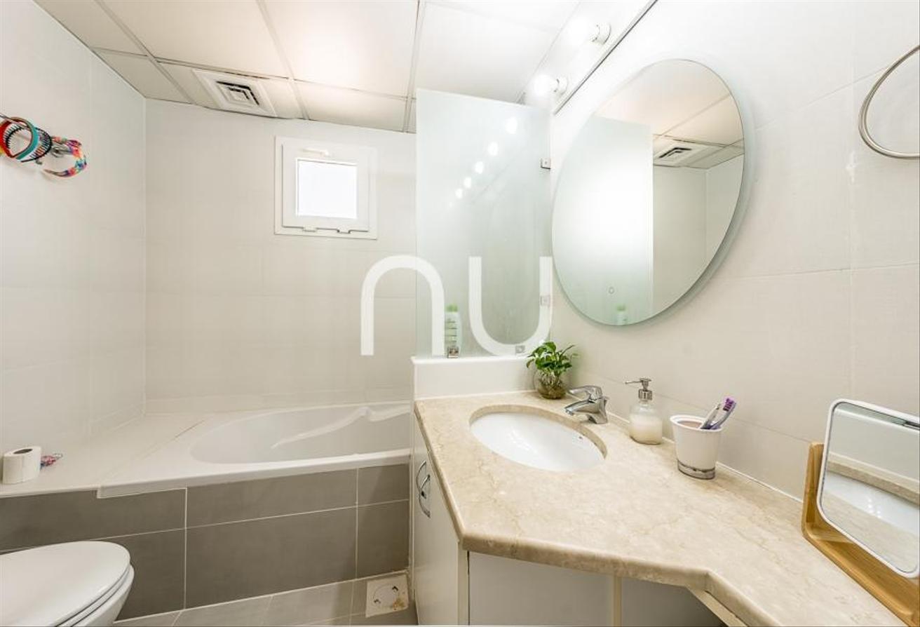 Fully Upgraded 5 Bed | Exclusive | Vacant Now photo 10