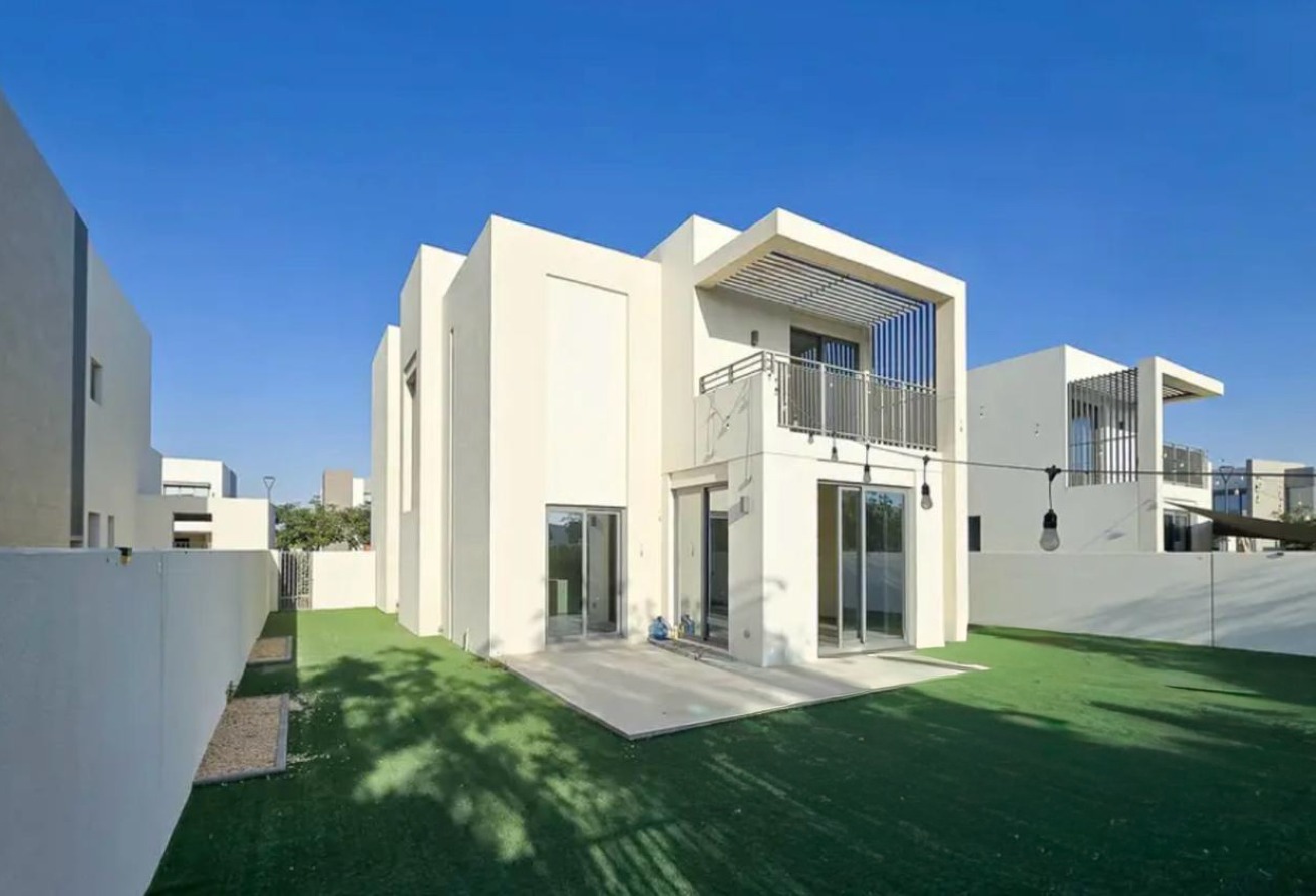 Stand Alone | Golf Course living | Huge Plot