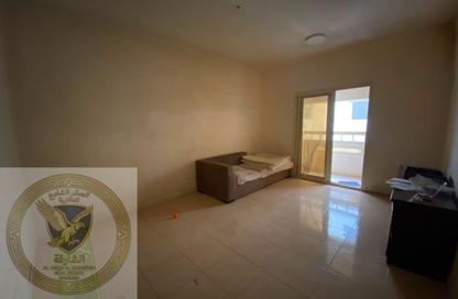 Apartment - 2 Bedrooms - 2 Bathrooms for rent in Al Qulaya'ah - Al Sharq - Sharjah