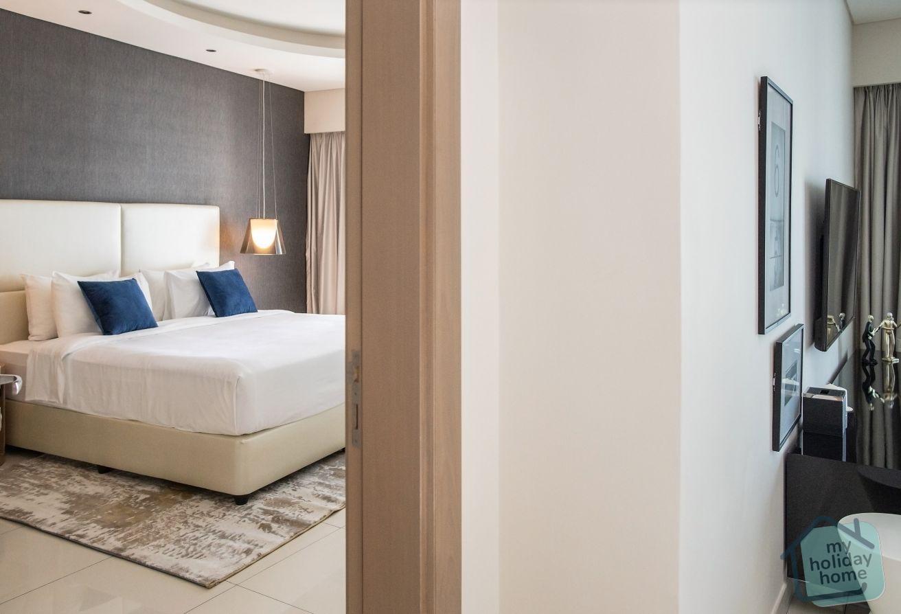 Luxe High-Floor 1BR| Burj Khalifa View| Discounted photo 12