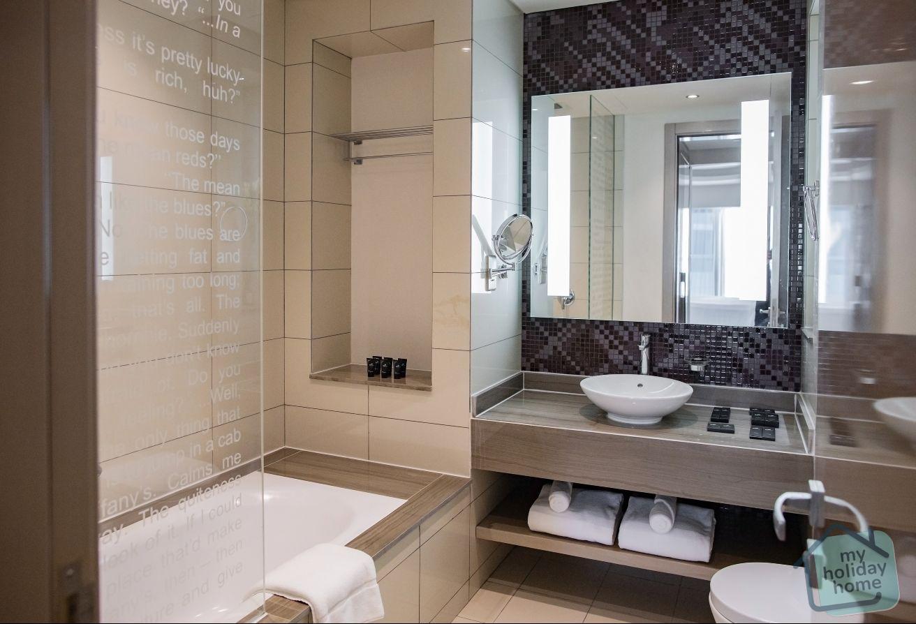 Luxe High-Floor 1BR| Burj Khalifa View| Discounted photo 18