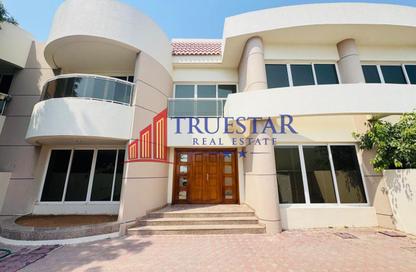 Villa - 4 Bedrooms - 5 Bathrooms for rent in Jumeirah 1 Villas - Jumeirah 1 - Jumeirah - Dubai