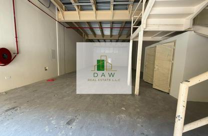 Warehouse - Studio - 1 Bathroom for rent in Al Quoz - Dubai
